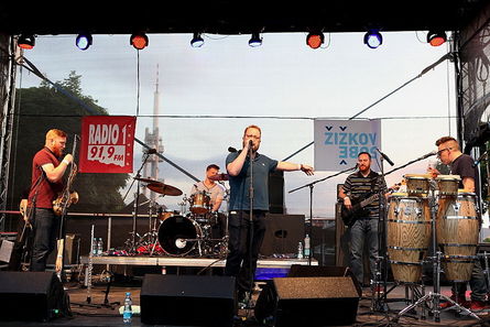 14_06_12_Žs_parukÁŘka_smoove_and_turrell__22__web_event
